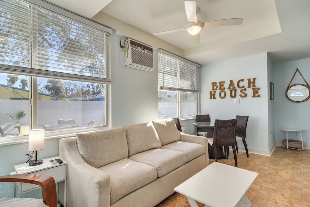 Florida Unit Steps From Indian Rocks Beach Access!