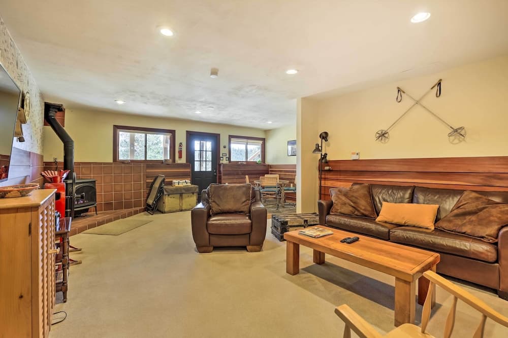 1 Mi to Peak 7: Home w/ Hot Tub in Breckenridge!