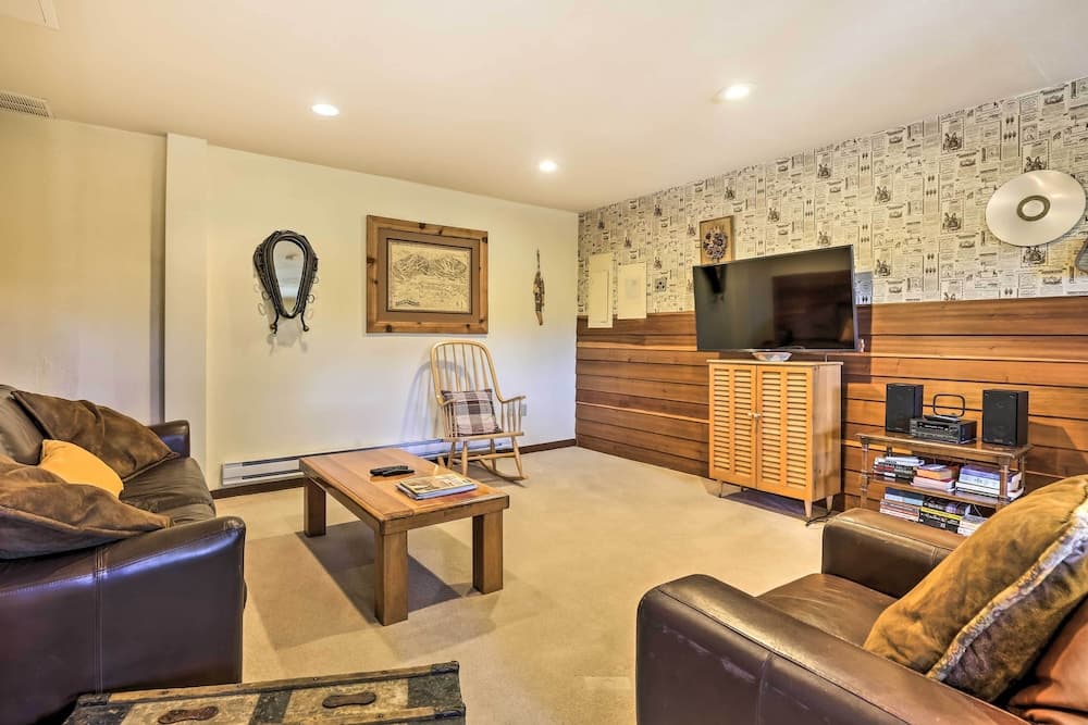 1 Mi to Peak 7: Home w/ Hot Tub in Breckenridge!