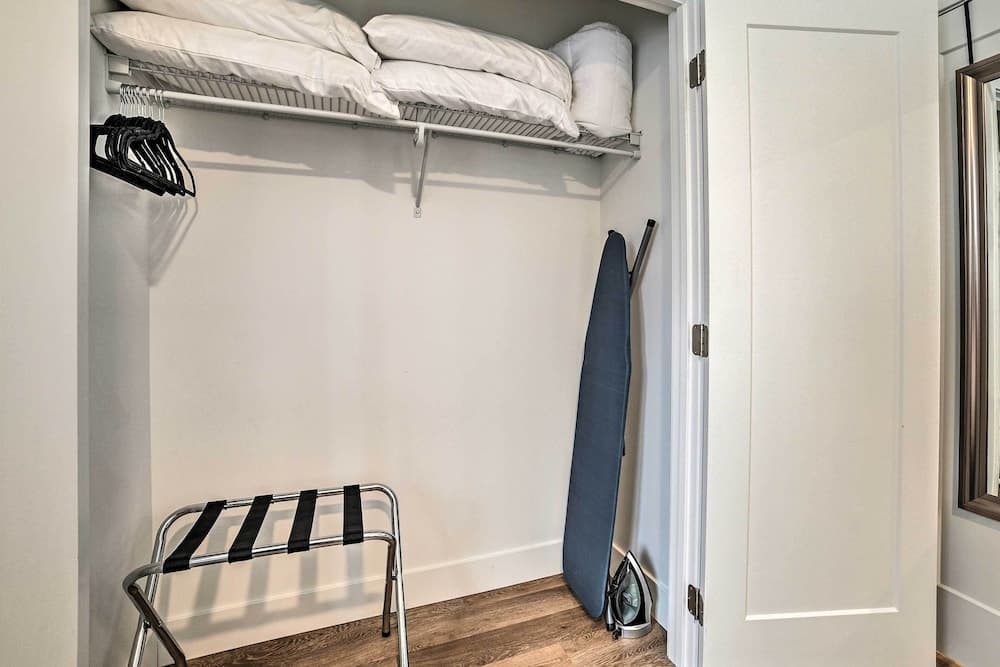 Traverse City Condo: Half Mi to Front Street!