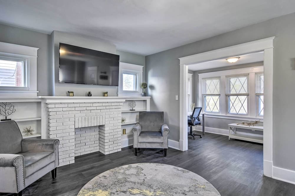 Dog-friendly Home ~ 14 Mi to Highmark Stadium