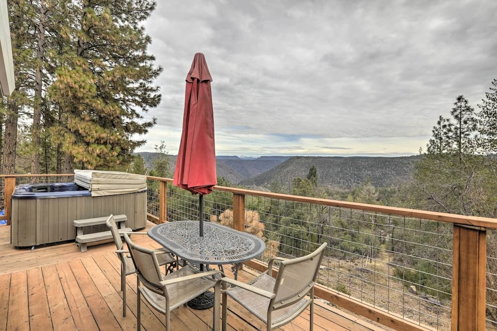 Homey Colfax Getaway w/ Private Hot Tub!
