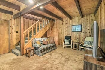 Spacious Family Cabin < 1 Mi to Lake Gregory!