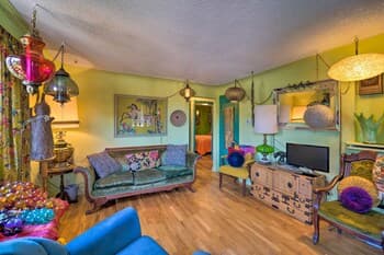 Lovely Bungalow, Walk to Olde Town Arvada!