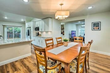 Spacious Home 6 Mi to Downtown Sacramento!