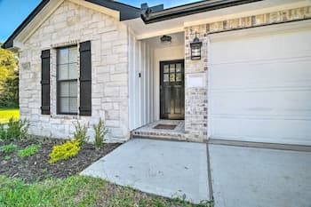 Well-appointed Montgomery Home w/ Fenced Yard