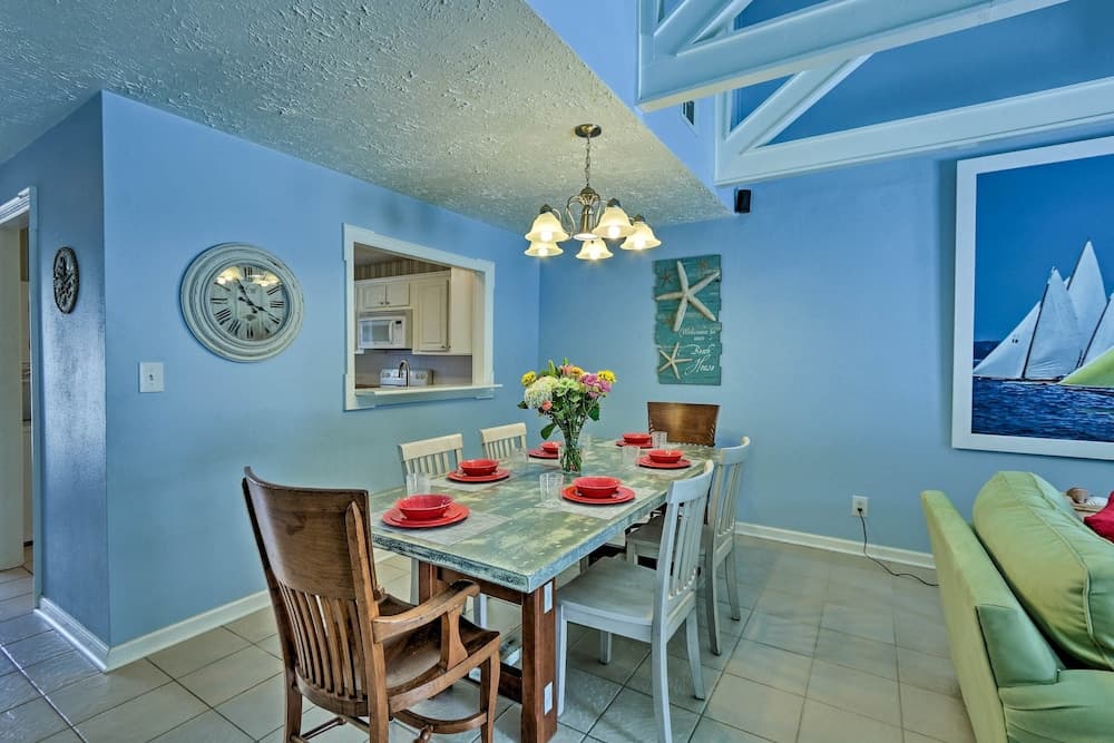 Resort Pool & Golf: Palmetto Dunes Beach Villa