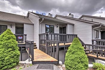 Beech Mountain Condo w/ Balcony, Walk to Resort!