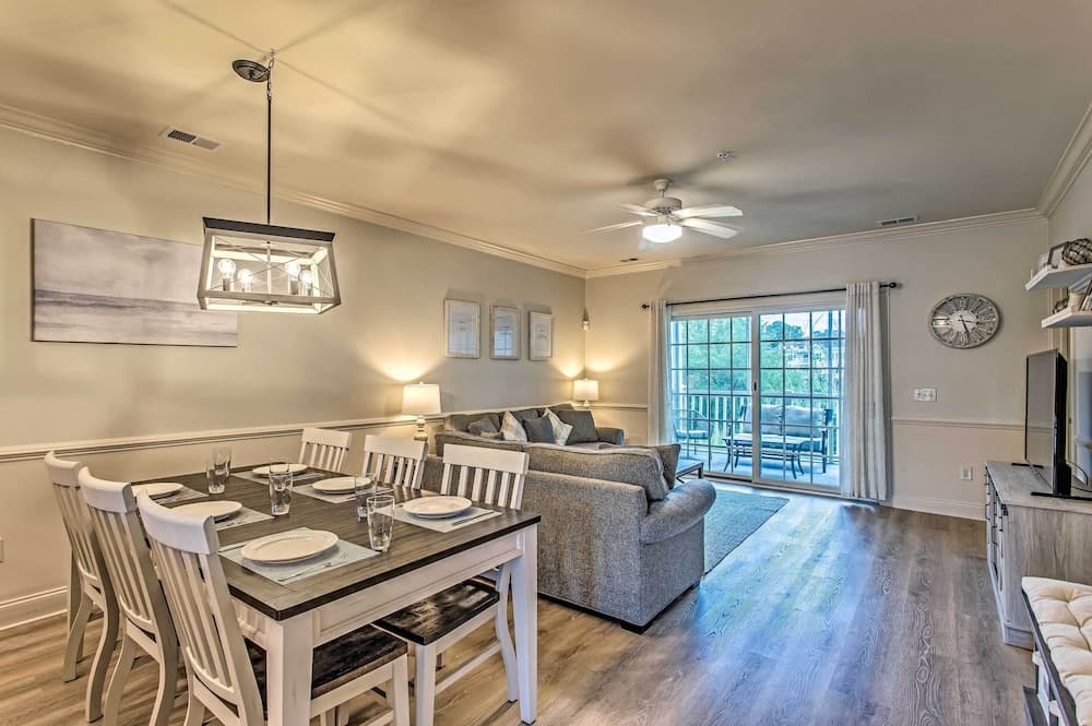 3 Mi to Myrtle Beach: Coastal Condo w/ Pool!