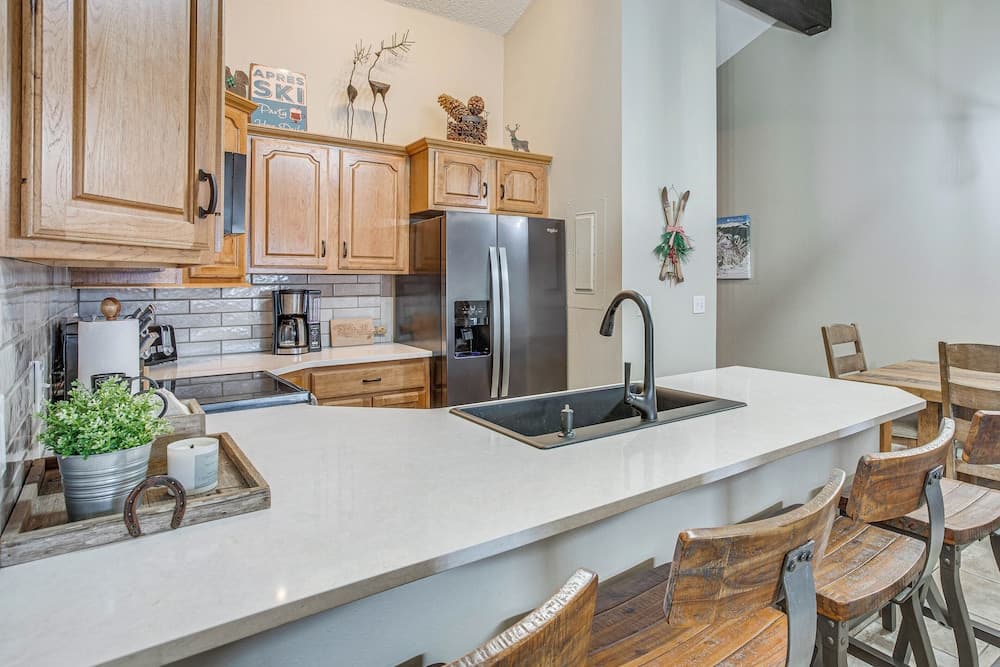 Colorado Escape w/ Pool Access & Mountain Views!