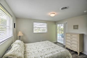 Quiet Venice Retreat With Private Lanai & Pool!