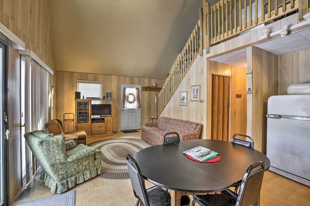 Secluded Irons Cabin w/ 5-acre Yard, Deck, Grill!