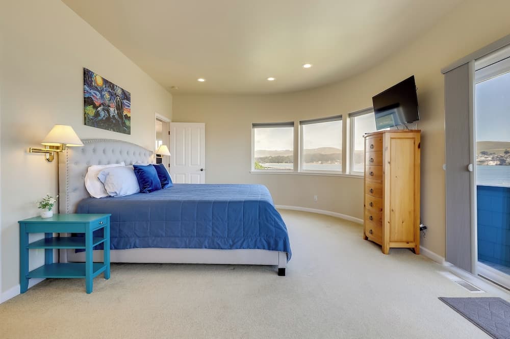 Dreamy Sonoma Coast Home w/ Waterfront Views