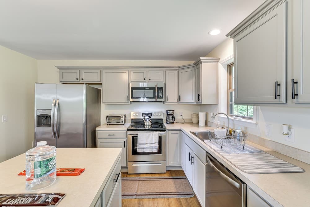 Pet-friendly Lebanon House w/ Lake Access!