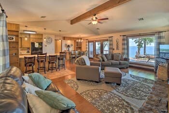 Waterfront Monkey Island Getaway at Grand Lake!