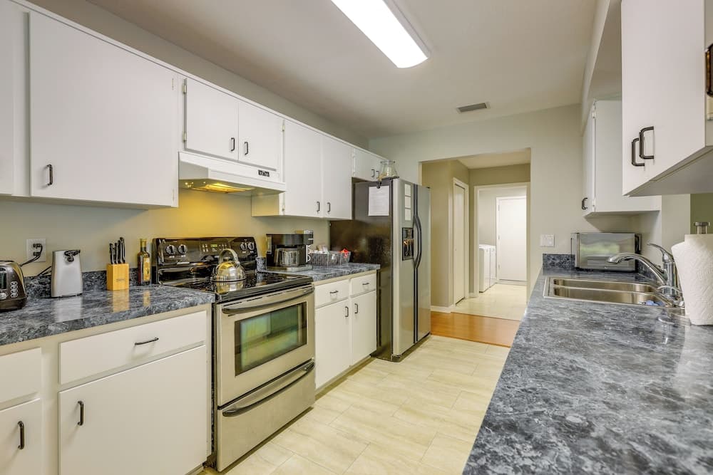 8 Mi to Rainbow Springs: Dunnellon Area Home!