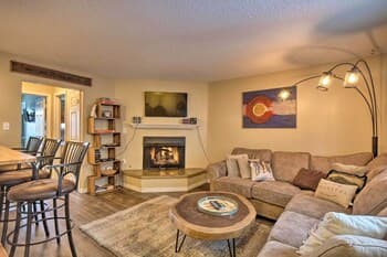 Main St Breck Condo w/ Mtn Views - Walk to Lifts!