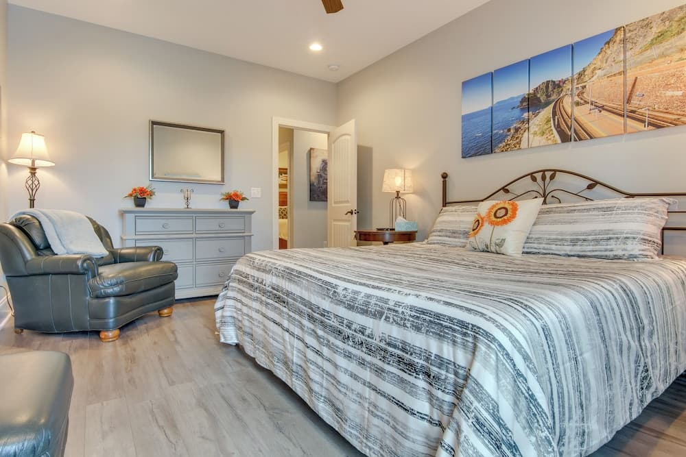 Airy Apartment With Deck - Walk to Main Street!