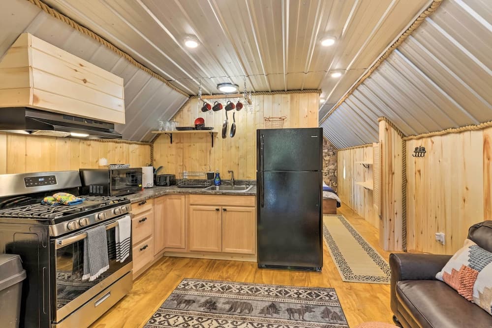 A-frame Mtn Cabin ~ 35 Mi to Yellowstone NP!