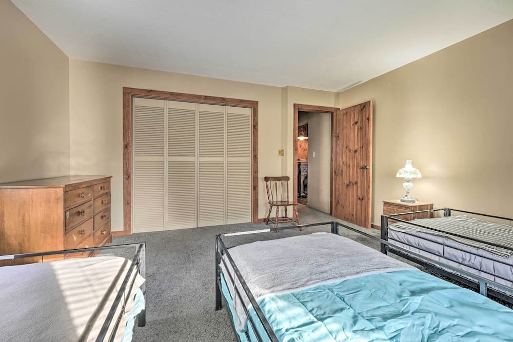 Primitive Goshen Pine Lodge With Fireplace!