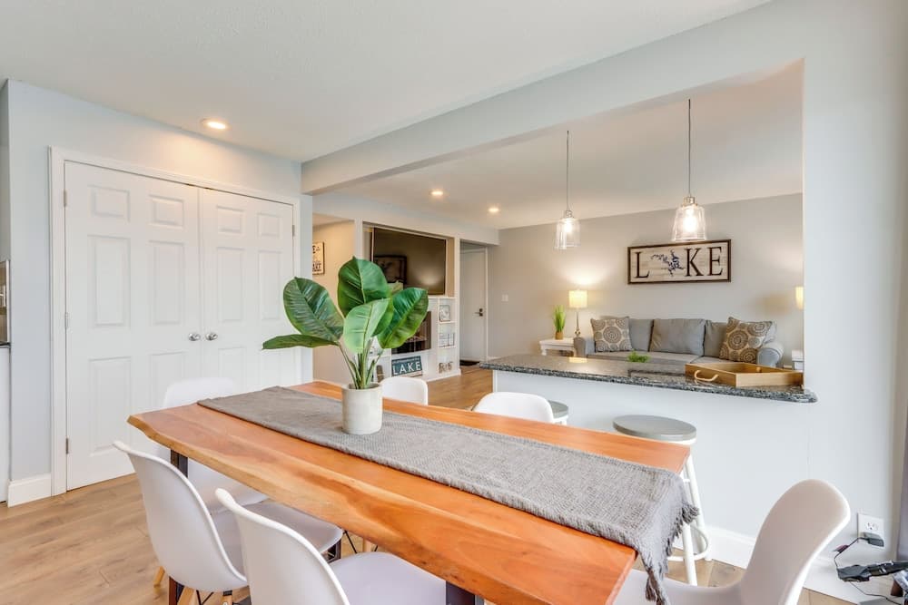 Walk to Shops & Lake: Pool-view Osage Beach Unit