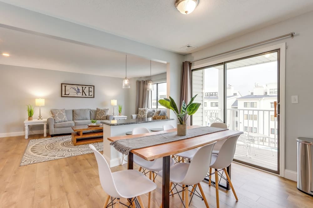 Walk to Shops & Lake: Pool-view Osage Beach Unit