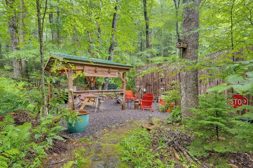 'lotsa Moose Lodge' Pisgah Forest Waterfall Cabin!
