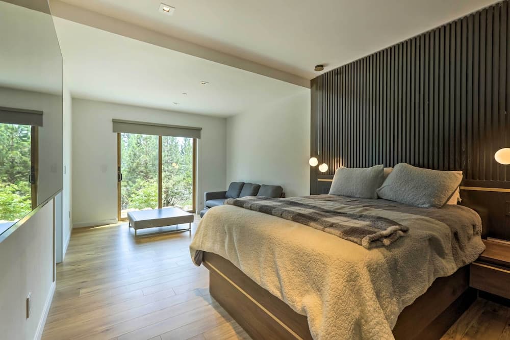 Sleek & Spacious Incline Village Hideaway!