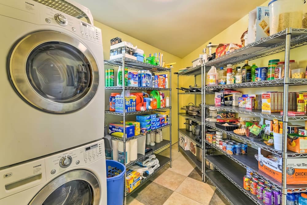 Hillside Anchorage Home by Hiking & Biking Trails!