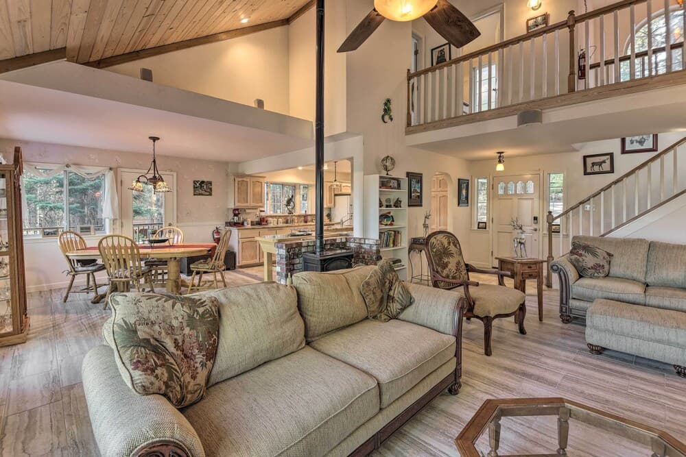 20 Mi to Lassen Park: Chateau w/ Mt Shasta View!