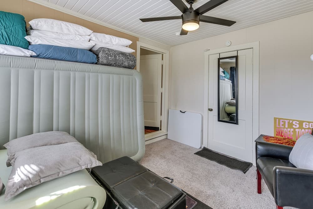 Spacious Retreat, 2 Miles to Tuskegee University