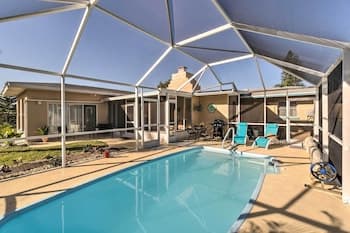 Sunny + Alluring Englewood Retreat w/ Dock!