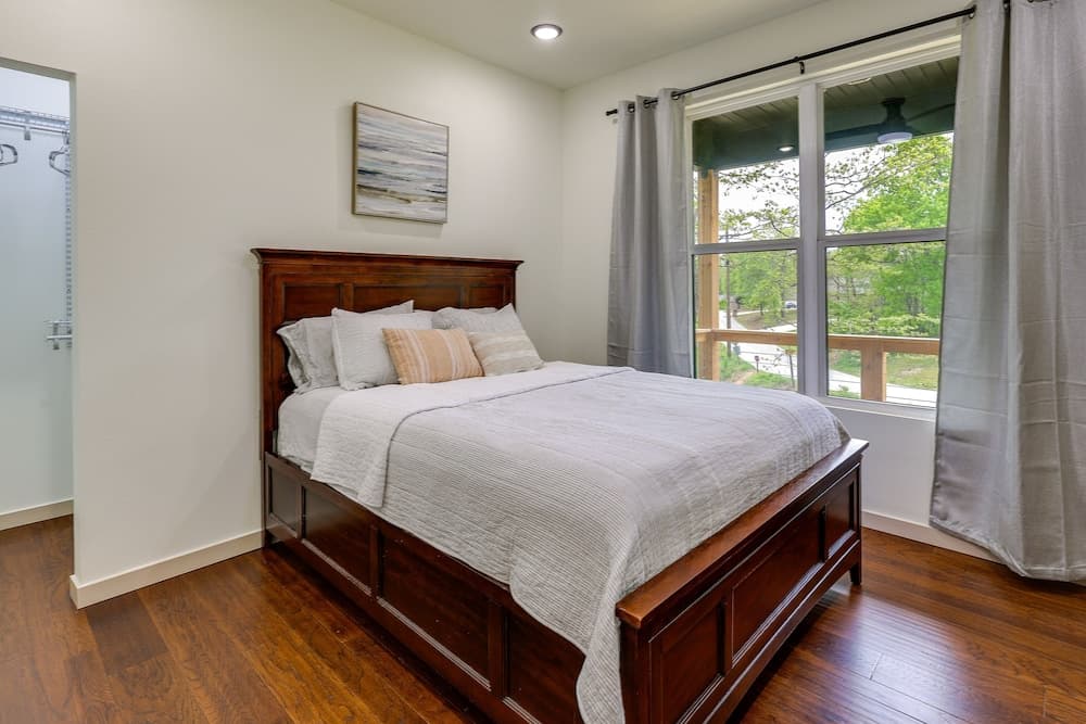 Bella Vista Vacation Rental on The Back 40 Trail!