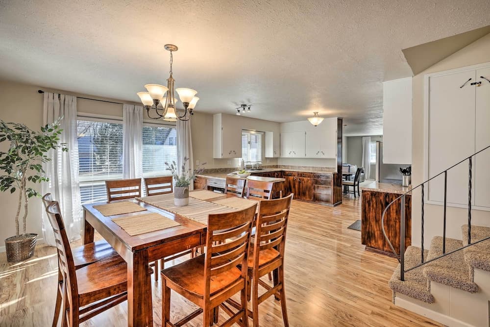 Sioux Center Split-level Home w/ Game Room!