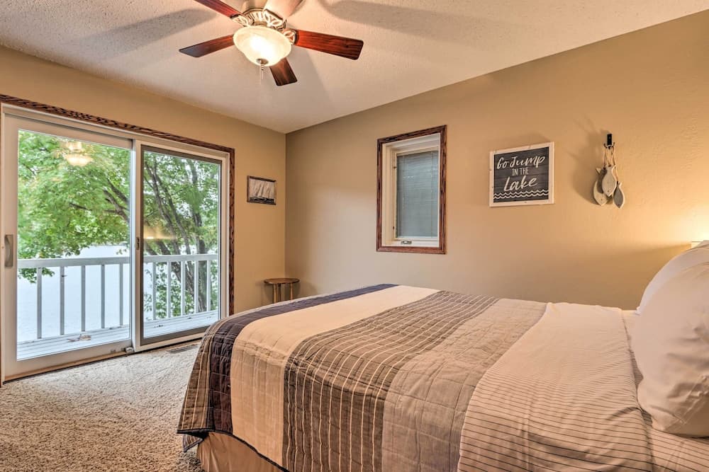 Ideally Located Home w/ Private Dock in Camdenton!