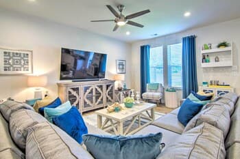 Stylish Townhome w/ Porch + Modern Interior!