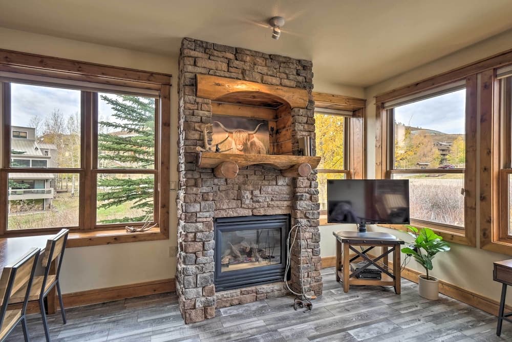 Cozy Crested Butte Condo 50 Yards From Ski Lift!
