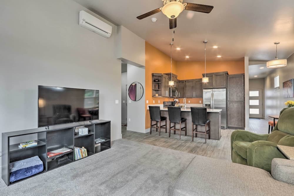 Modern Coeur D'alene Home Near Trails & River!