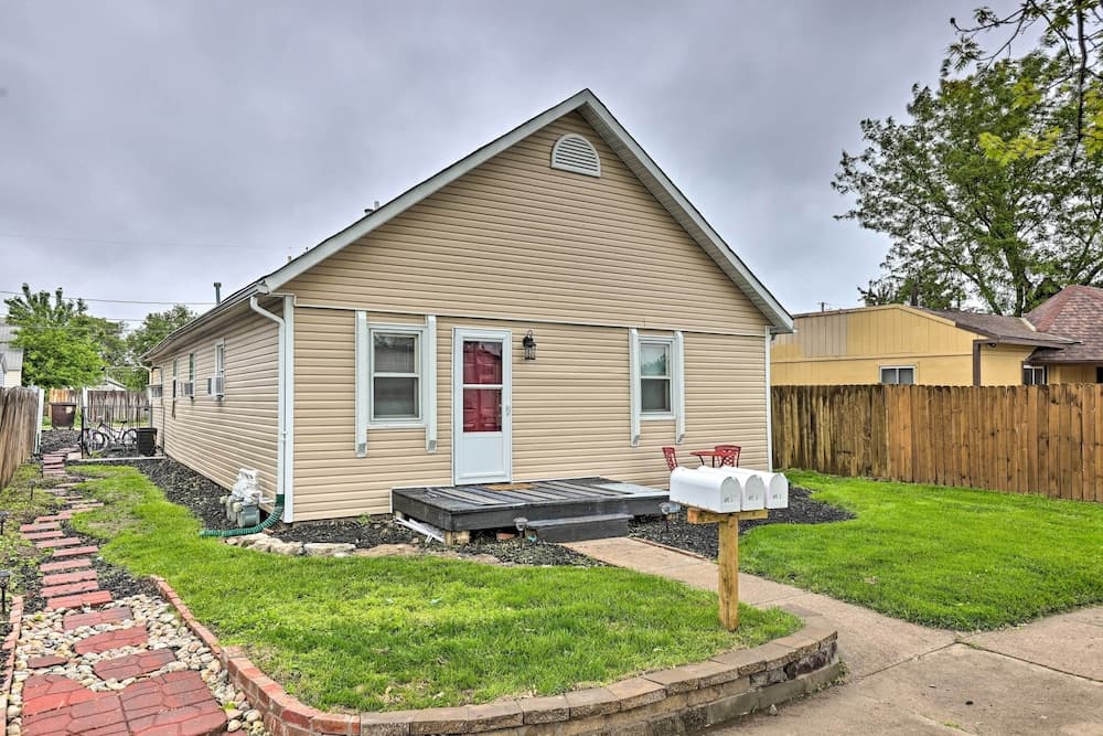Council Bluffs Cottage: Proximity to Parks!