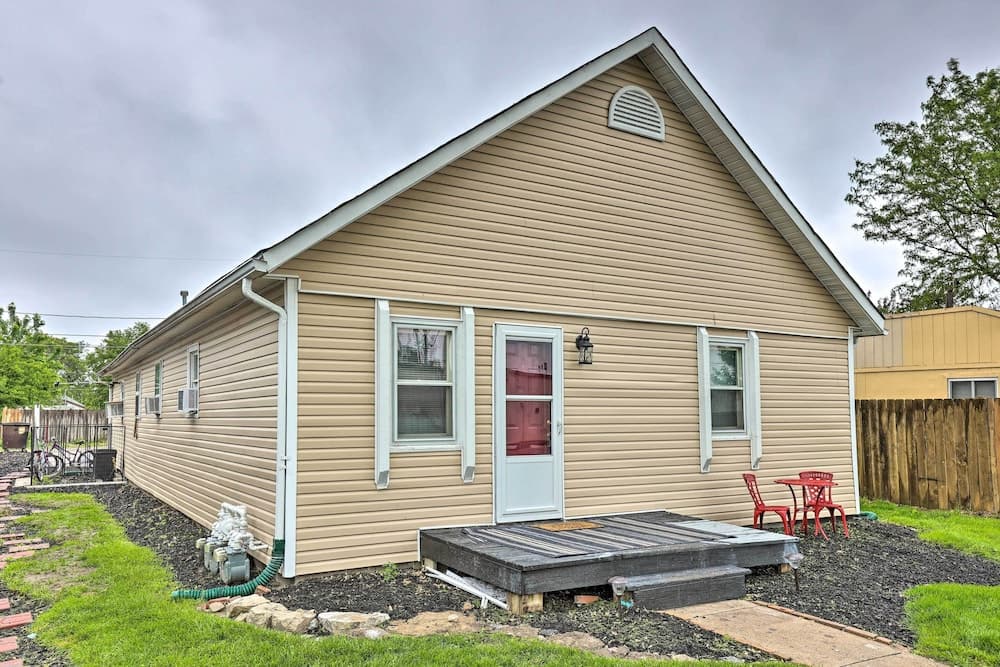 Council Bluffs Cottage: Proximity to Parks!