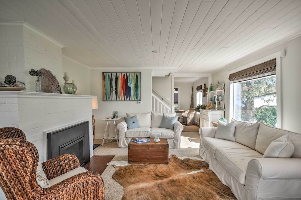 Waterfront Seaside Beach Home w/ Views & Hot Tub!