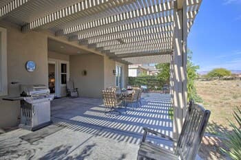 Serene Desert Gem ~ 1 Mile to Coachella/stagecoach