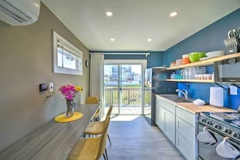 'sandpiper' House: Walk to Town & Beaches!