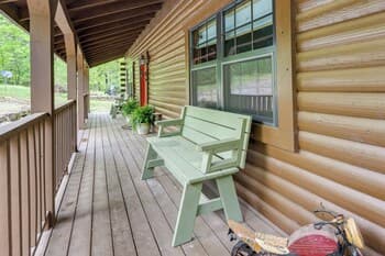 Beaver Lake Vacation Rental w/ Private Hot Tub!
