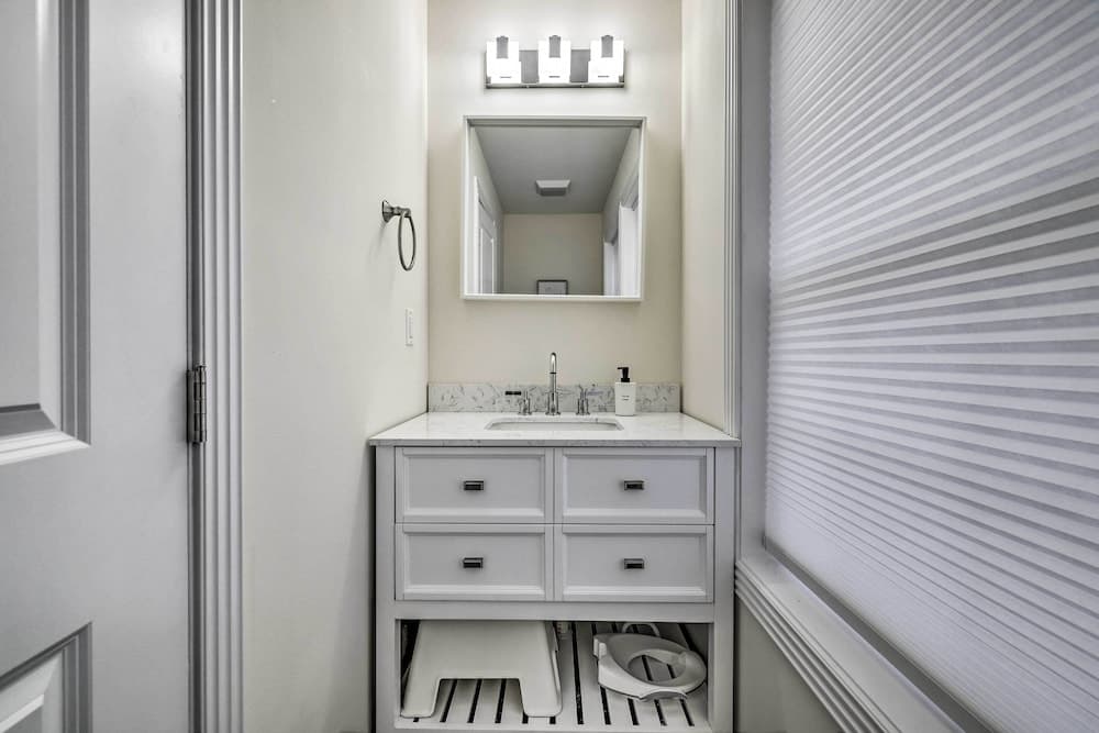 Community Beach & Lake: Pocono Summit Escape