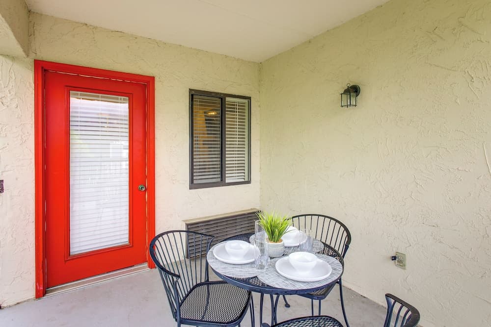 Gatlinburg Condo w/ Smoky Views: Walk to Town!