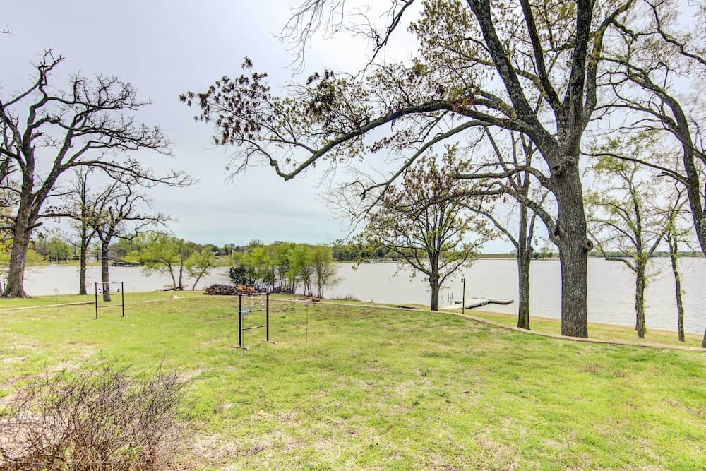 Mineola Lake House w/ Dock & Fire Pit!