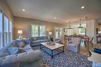 Bright & Airy Home: Chef's Kitchen & Pro Decor!