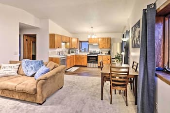 Fairbanks Retreat w/ Massive Deck & Grill!