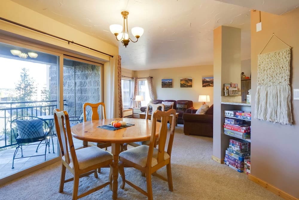 Cozy Ski-in/ski-out Breckenridge Condo: Mtn Views!